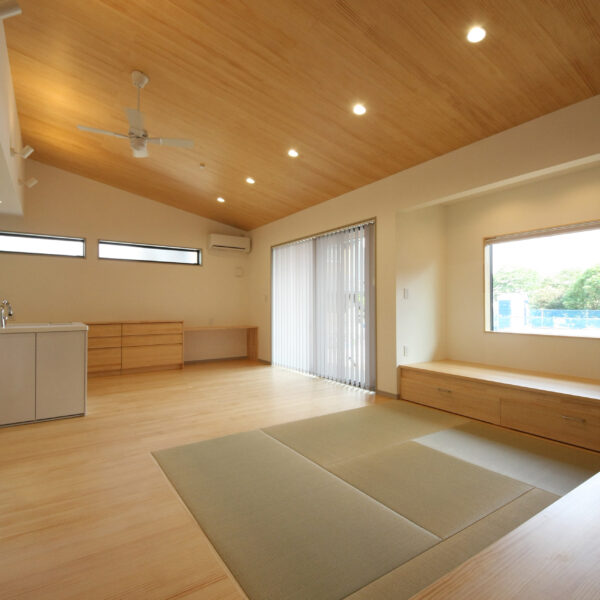 山下住宅「庭を包む間取りと木を感じる平屋、見学会」